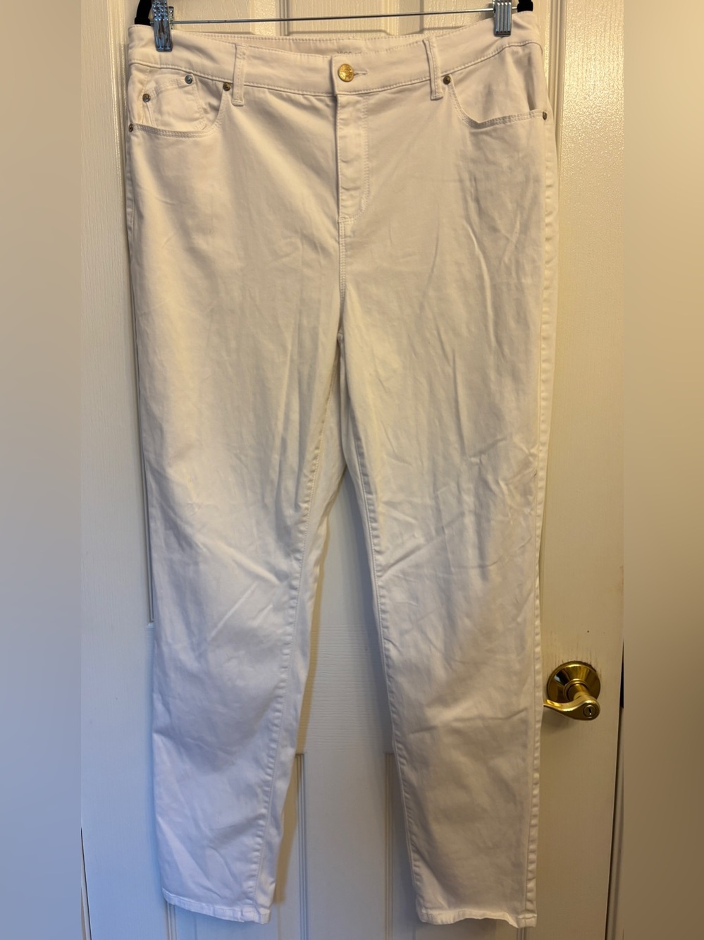 Chico’s White Soft White Jegging ~ Women’s 12/14 & Chico’s Size 2.5
